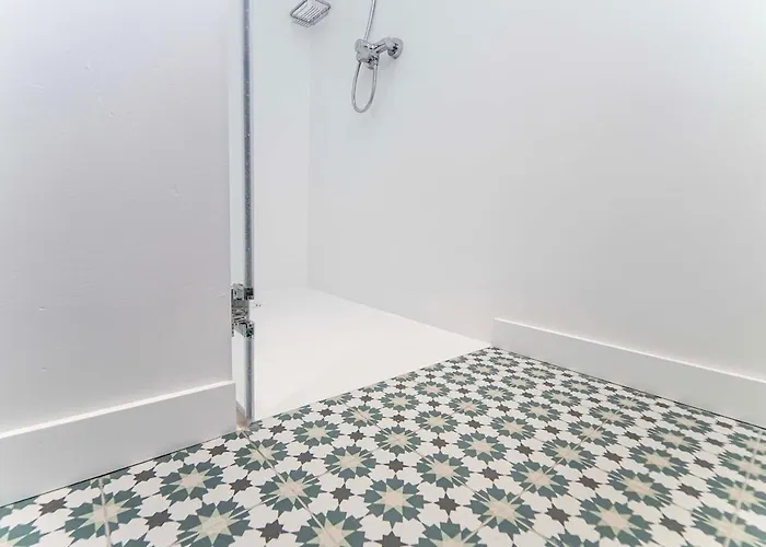 Marisa, Modern 3 Bed With Ac & Wifi Villa