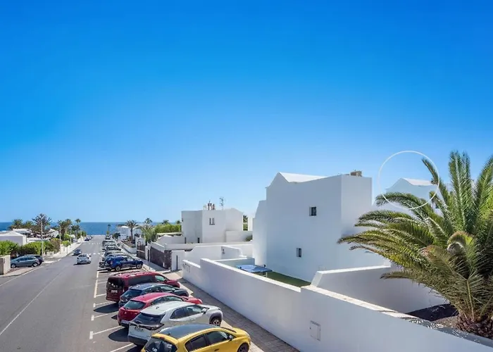 Marisa, Modern 3 Bed With Ac & Wifi Puerto del Carmen (Lanzarote)