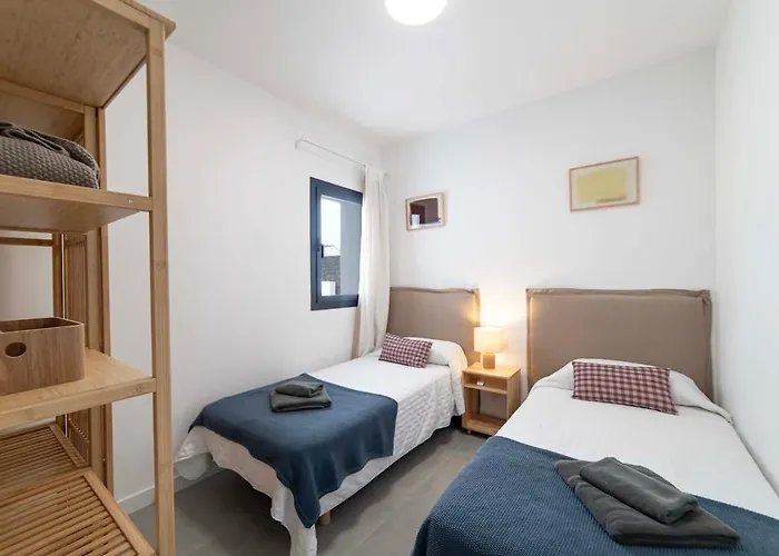 Marisa, Modern 3 Bed With Ac & Wifi