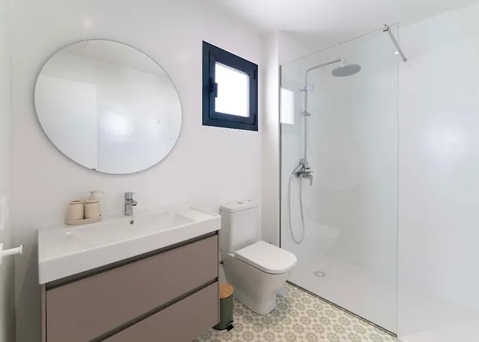 Marisa, Modern 3 Bed With Ac & Wifi 别墅 卡门港