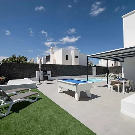 Marisa, Modern 3 Bed With Ac & Wifi Вилла