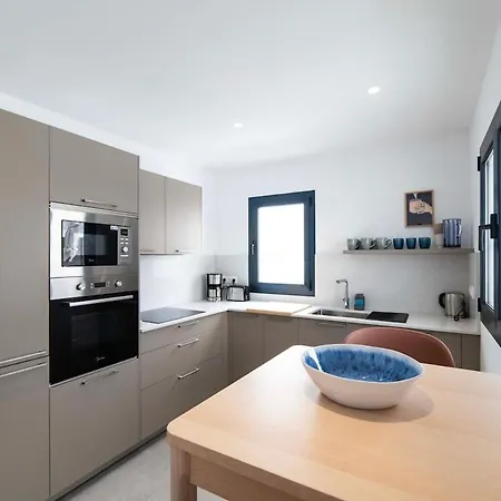 Marisa, Modern 3 Bed With Ac & Wifi *