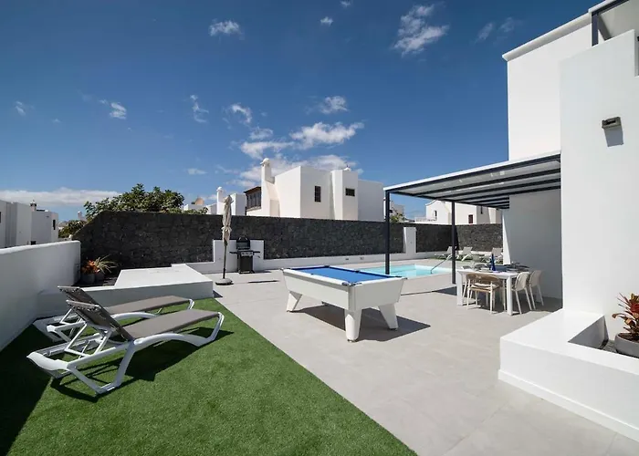 Marisa, Modern 3 Bed With Ac & Wifi Βίλα