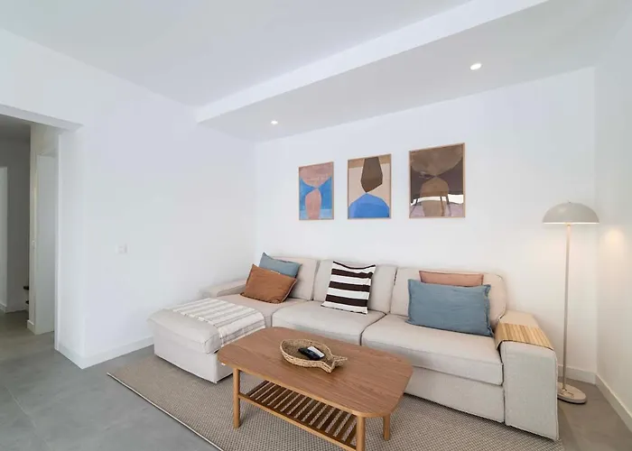 Marisa, Modern 3 Bed With Ac & Wifi *