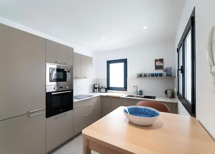 Marisa, Modern 3 Bed With Ac & Wifi *