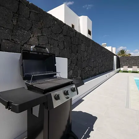 Villa Marisa, Modern 3 Bed With Ac & Wifi *