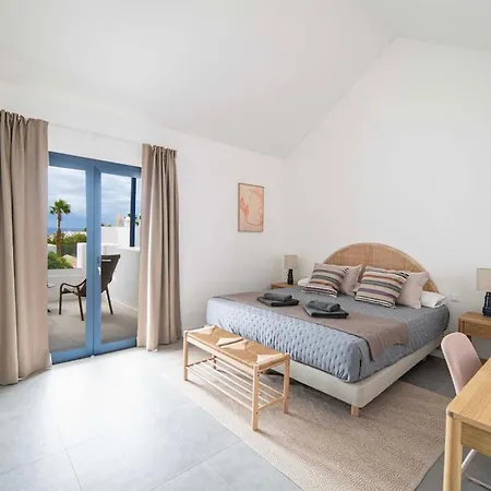 Marisa, Modern 3 Bed With Ac & Wifi Villa